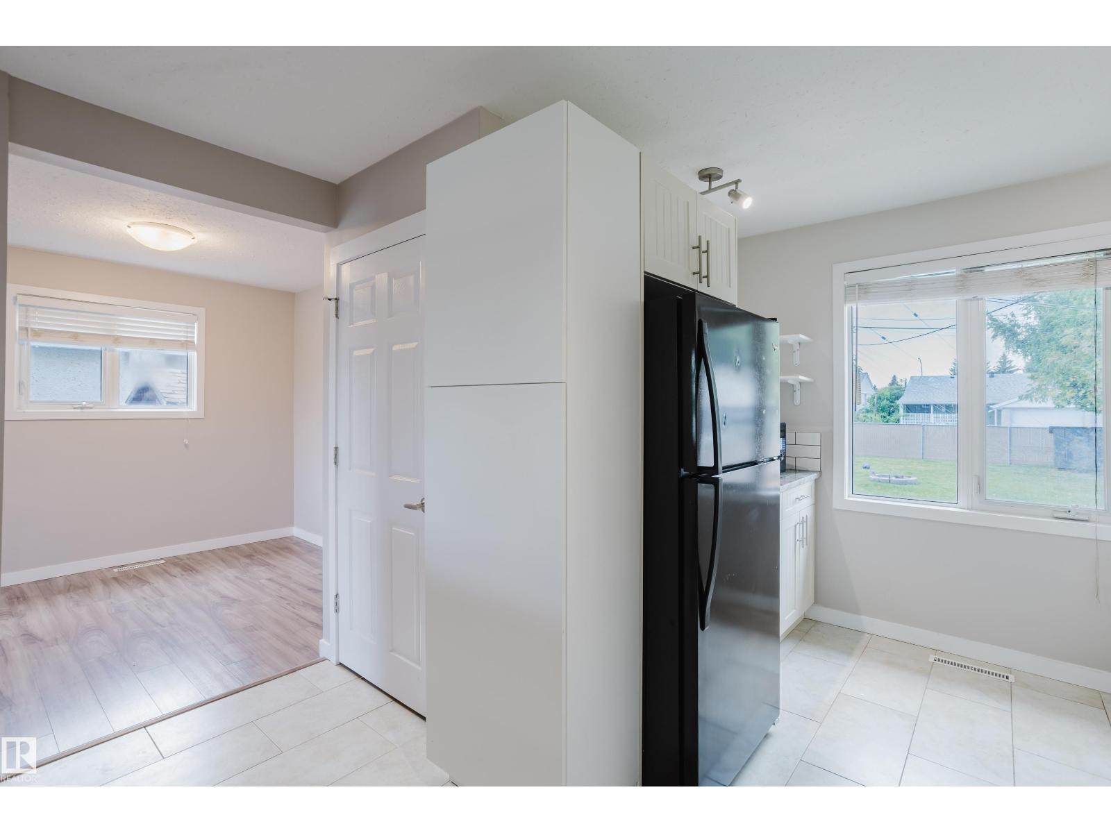 Photo 20 of 13808 135 Av Nw, Edmonton AB