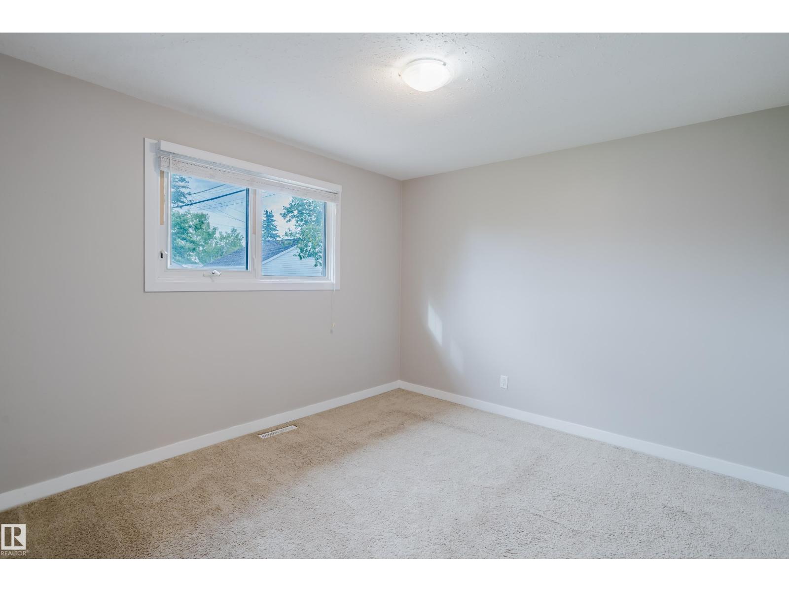 Photo 36 of 13808 135 Av Nw, Edmonton AB