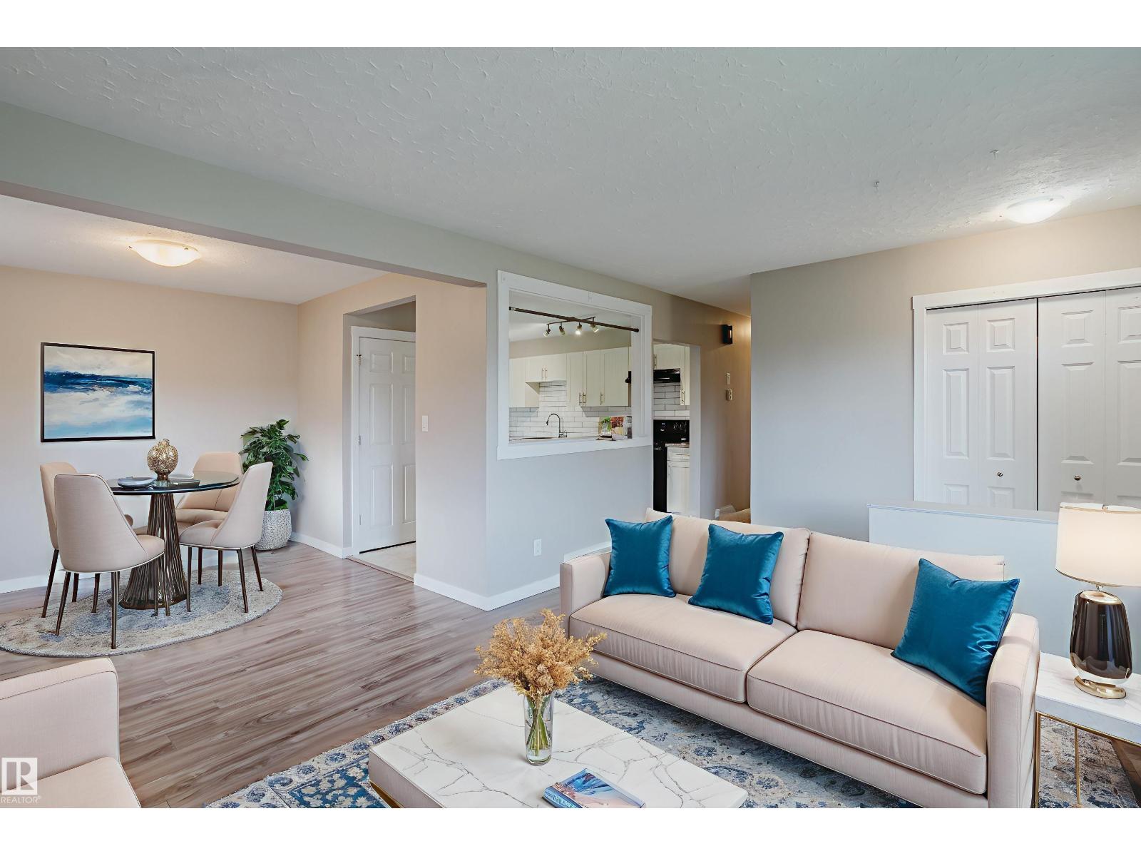 Photo 10 of 13808 135 Av Nw, Edmonton AB