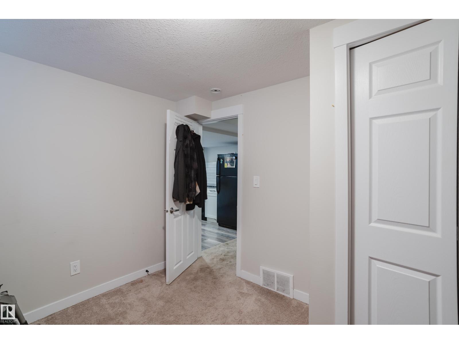 Photo 7 of 13808 135 Av Nw, Edmonton AB