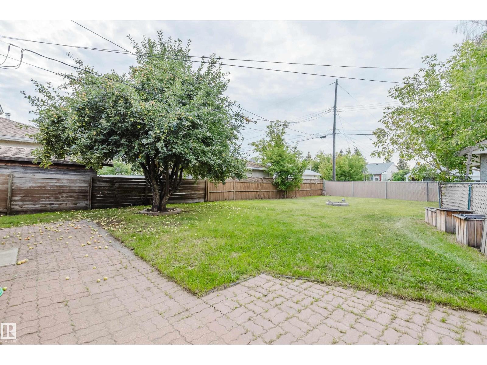 Photo 4 of 13808 135 Av Nw, Edmonton AB
