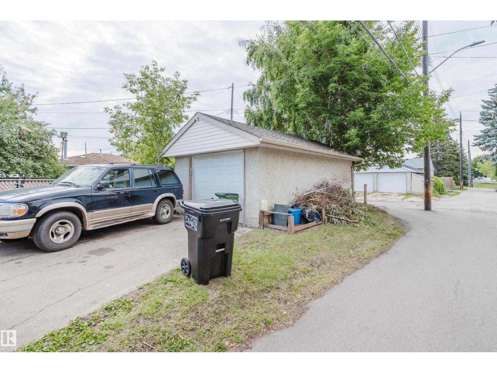 Photo 34 of 13808 135 Av Nw, Edmonton AB