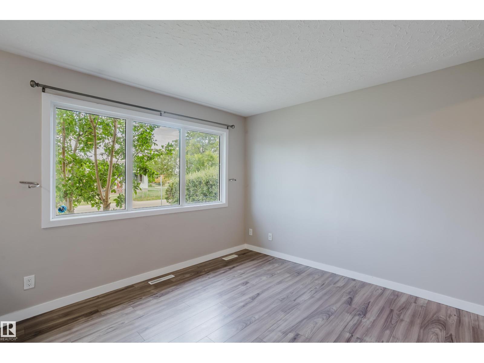 Photo 19 of 13808 135 Av Nw, Edmonton AB