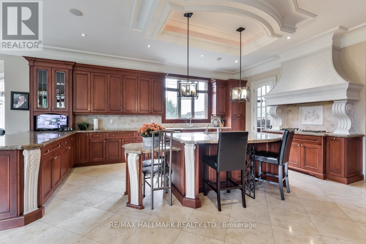 Photo 30 of 776 Woodland Acres Crescent, Vaughan ON
