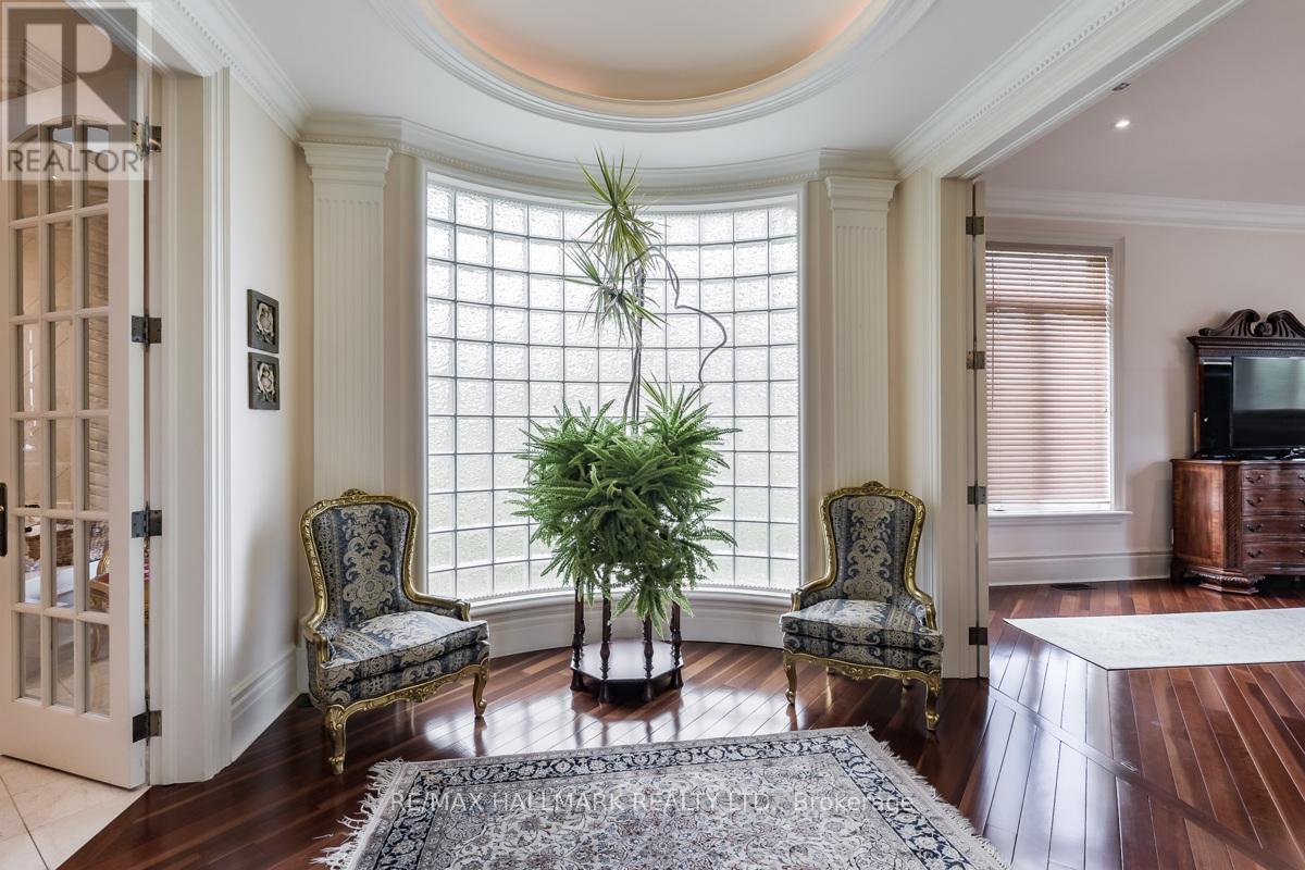 Photo 19 of 776 Woodland Acres Crescent, Vaughan ON