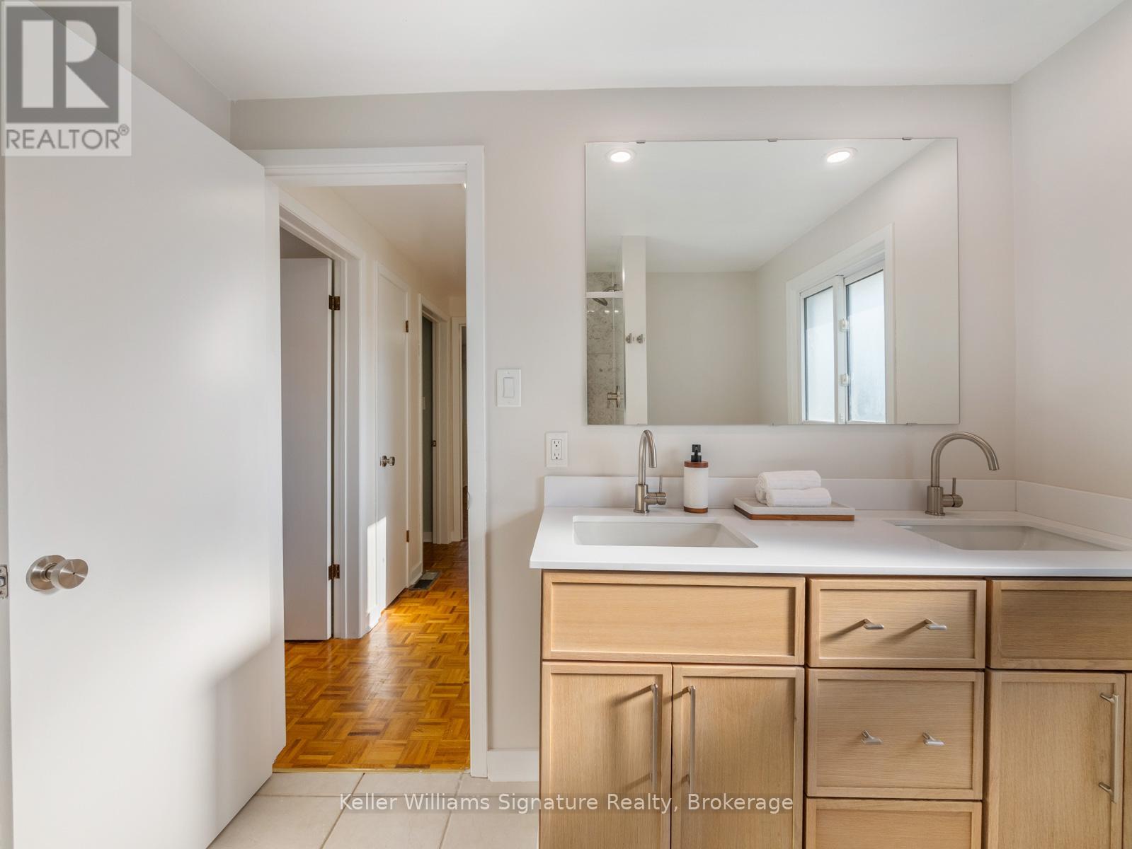 Photo 29 of 153 Dudhope Avenue, Cambridge ON