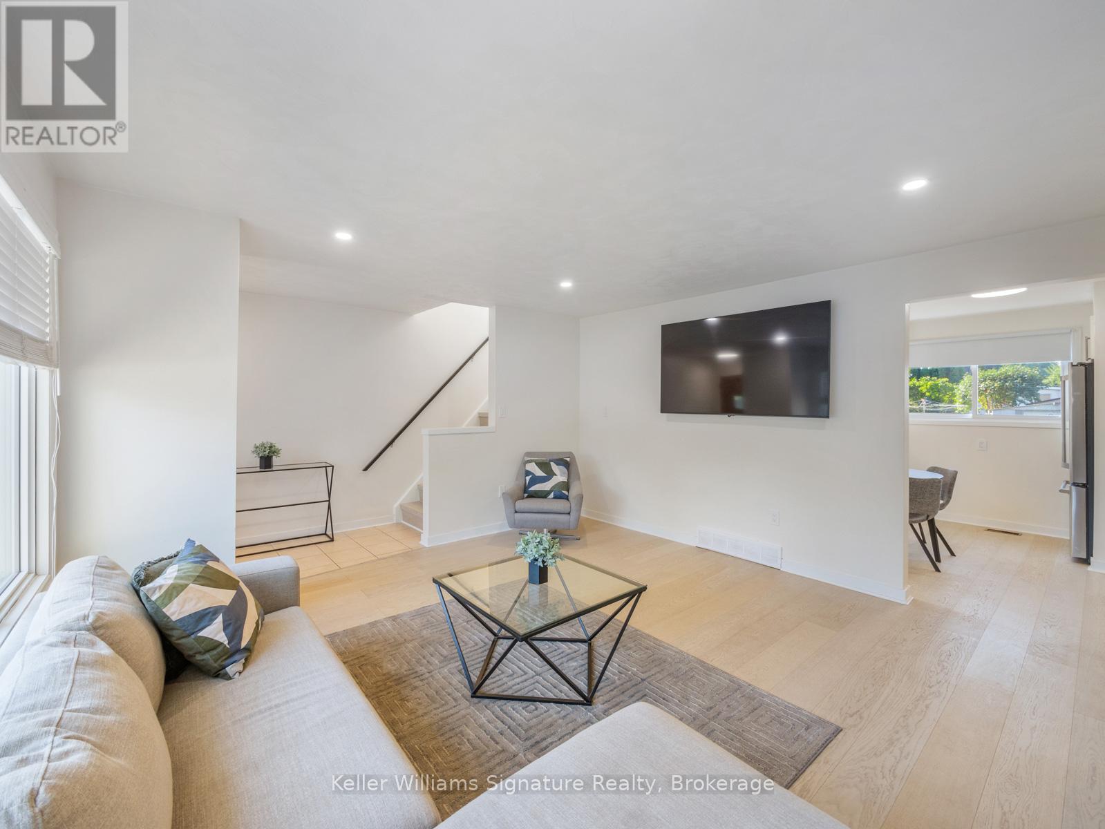 Photo 33 of 153 Dudhope Avenue, Cambridge ON