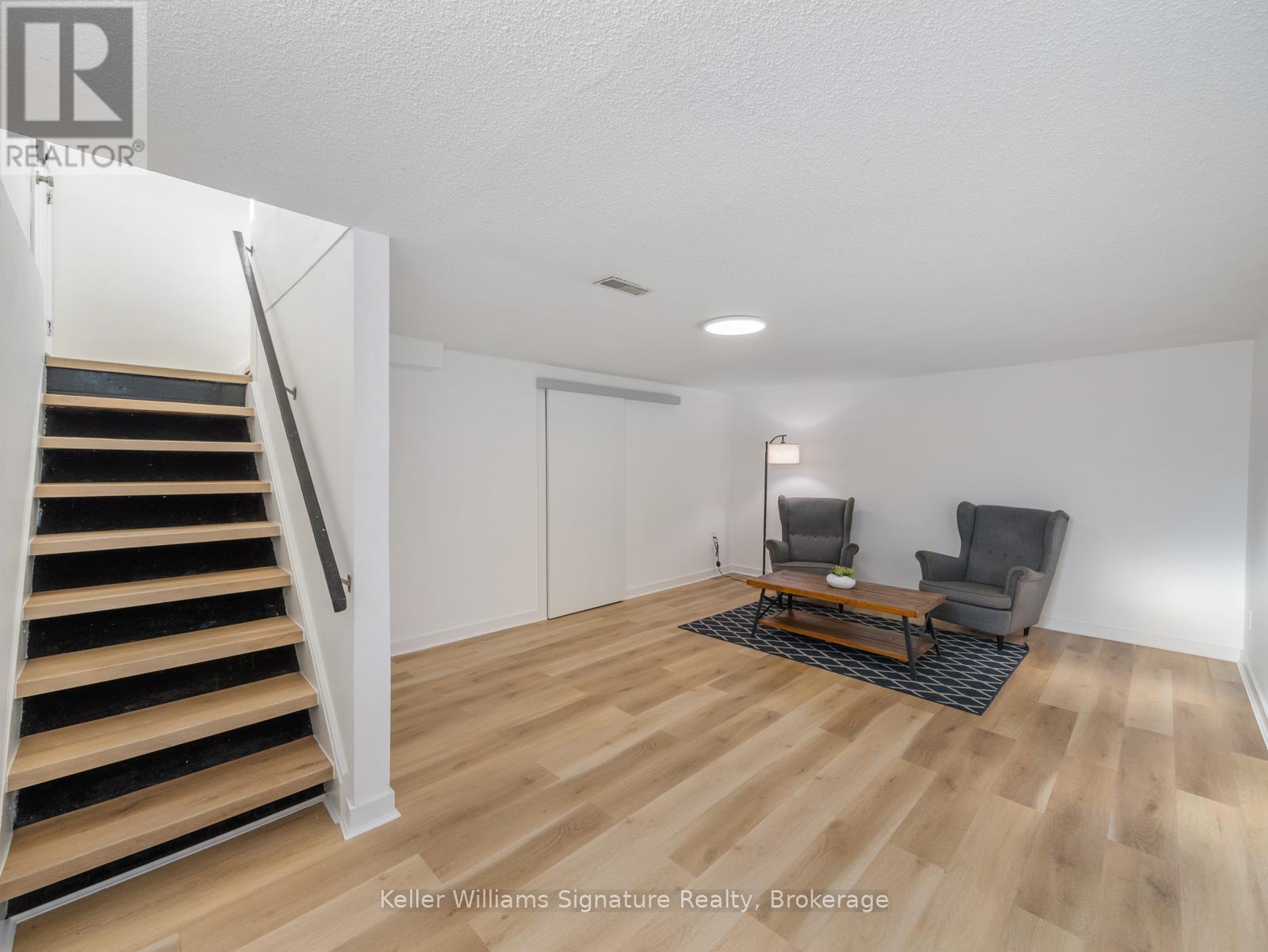 Photo 2 of 153 Dudhope Avenue, Cambridge ON