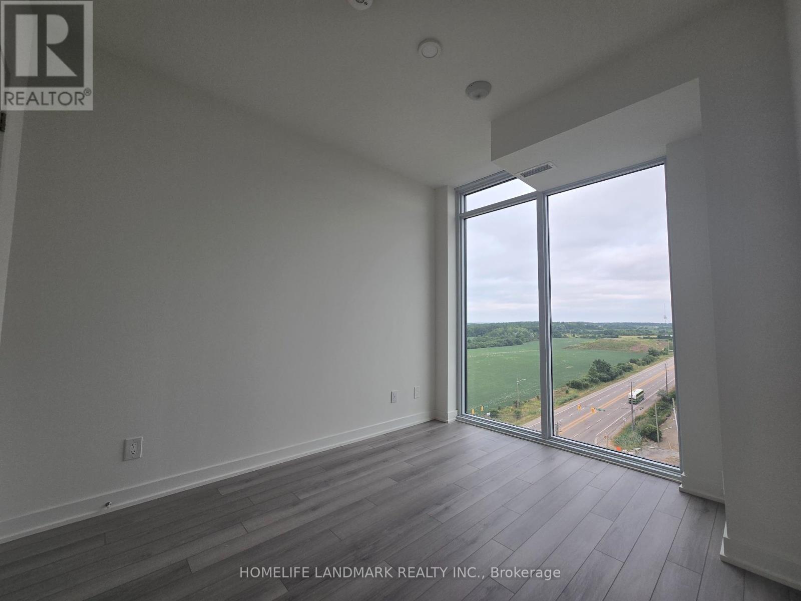 Photo 14 of 1104 3079 Trafalgar Road, Oakville ON