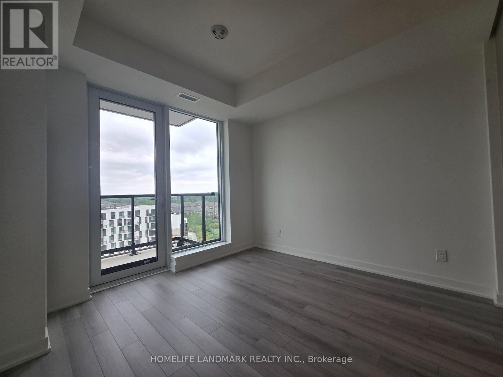 Photo 5 of 1104 3079 Trafalgar Road, Oakville ON