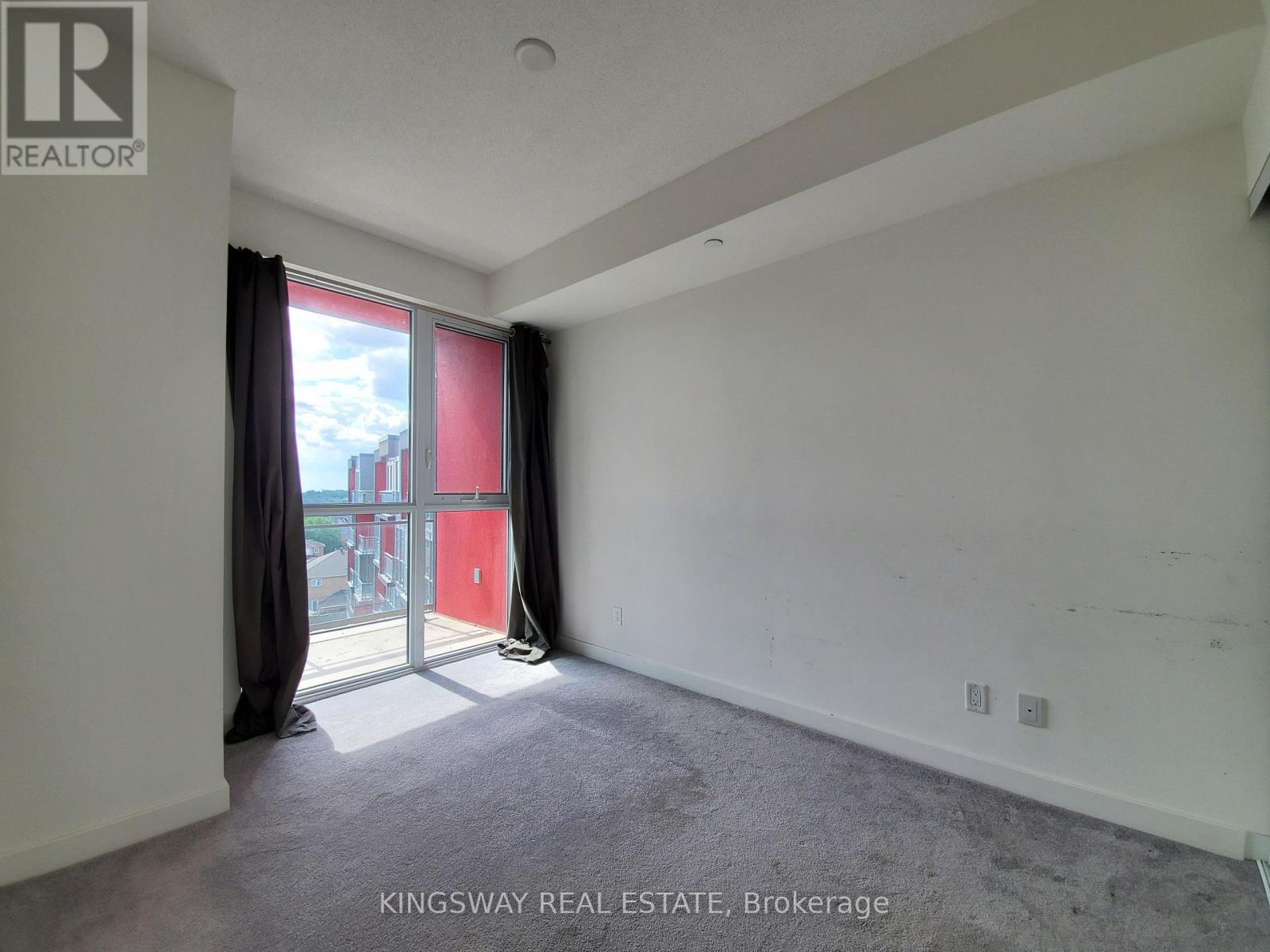 Photo 8 of A 605 5230 Dundas Street, Burlington ON