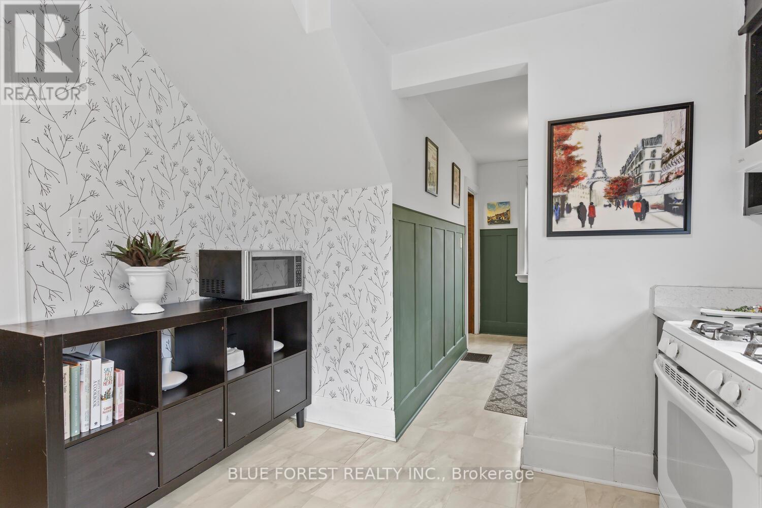 Photo 3 of 7 Balmoral Avenue, London East ON
