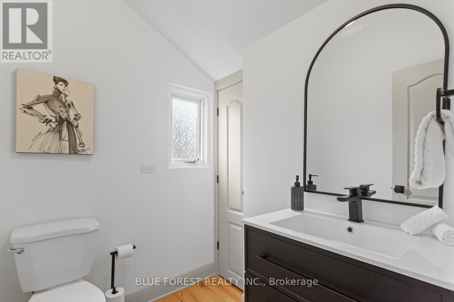 Photo 4 of 7 Balmoral Avenue, London East ON