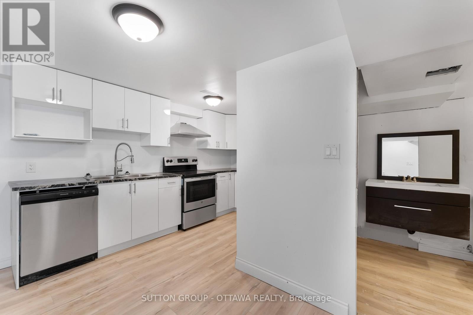 Photo 12 of 20 Dundegan Drive, Ottawa ON