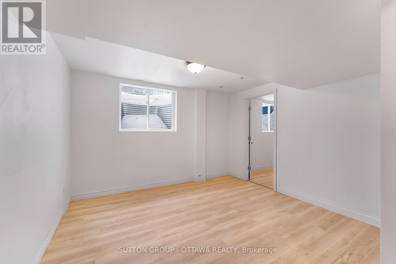 Photo 13 of 20 Dundegan Drive, Ottawa ON