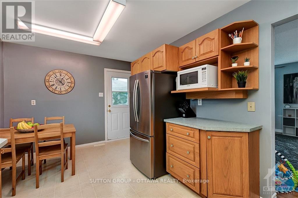 Photo 2 of 20 Dundegan Drive, Ottawa ON