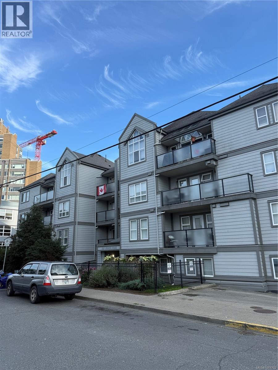 217 827 North Park Street, Victoria