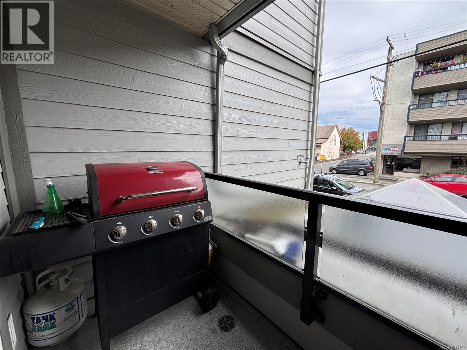 217 827 North Park Street, Victoria