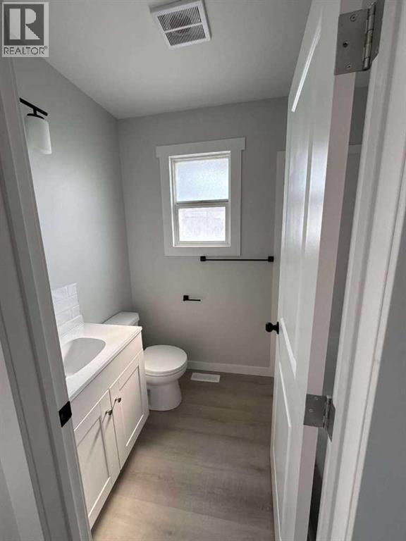 Photo 8 of 9513 108 Avenue, Grande Prairie AB