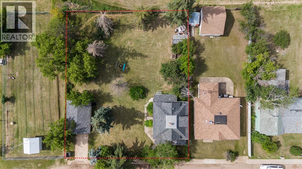 Photo 4 of 4928 51 Street, Hardisty AB