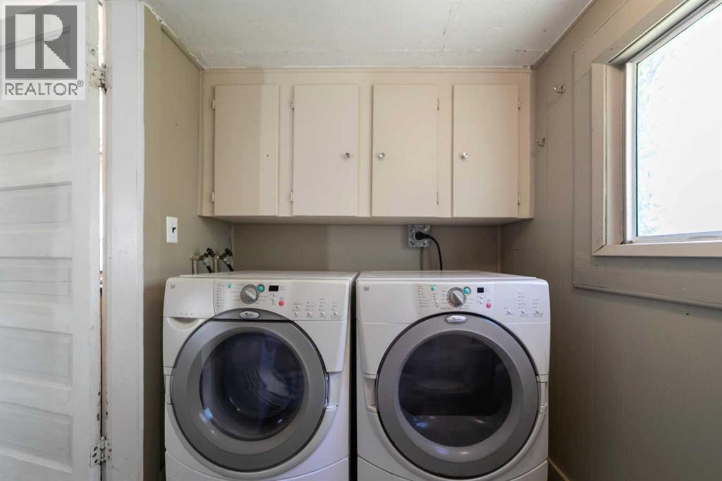 Photo 13 of 4928 51 Street, Hardisty AB