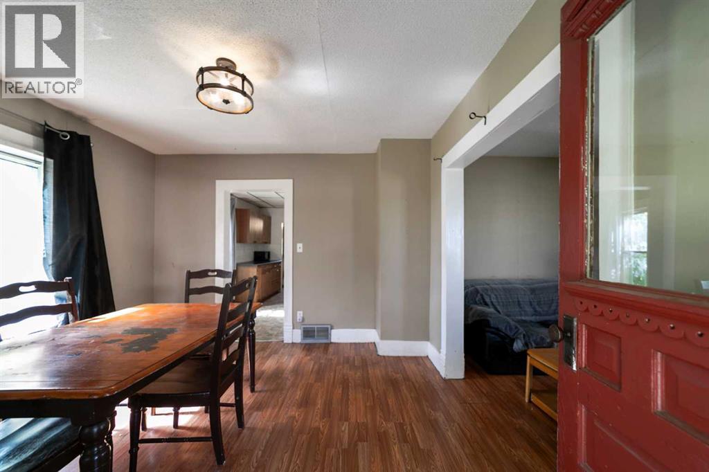 Photo 15 of 4928 51 Street, Hardisty AB