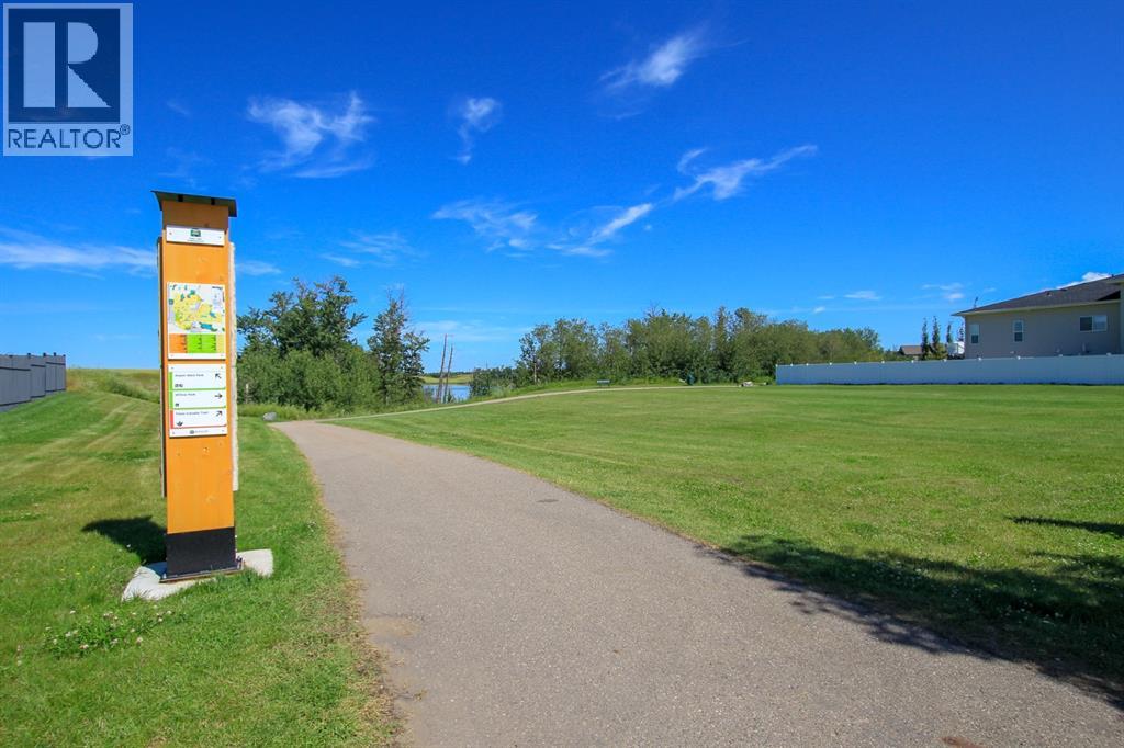 Photo 24 of 6 Almond Crescent, Blackfalds AB