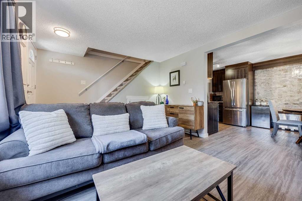 Single Family House for Sale in    Street SW Glenbrook Calgary 