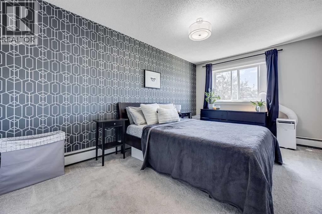 Single Family House for Sale in    Street SW Glenbrook Calgary 