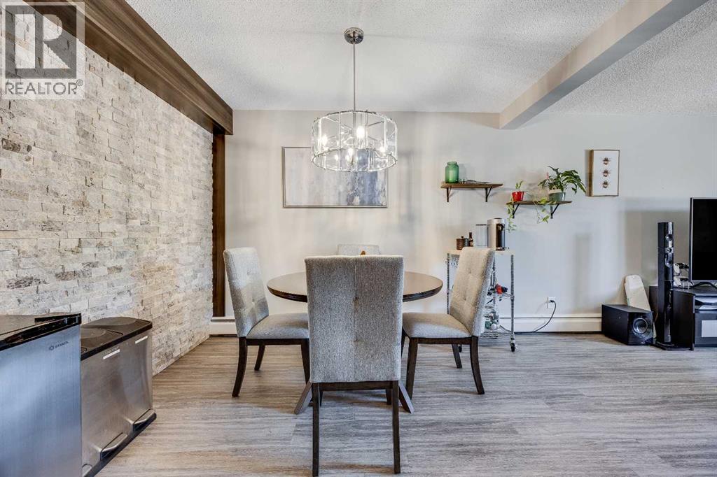 Single Family House for Sale in    Street SW Glenbrook Calgary 
