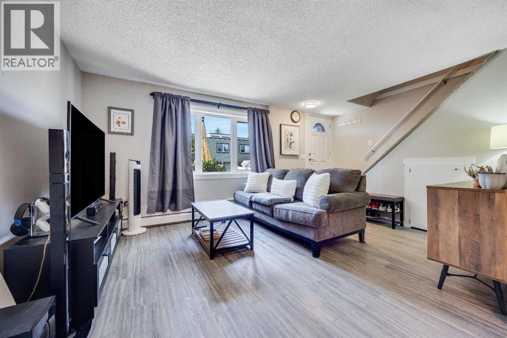 Single Family House for Sale in    Street SW Glenbrook Calgary 