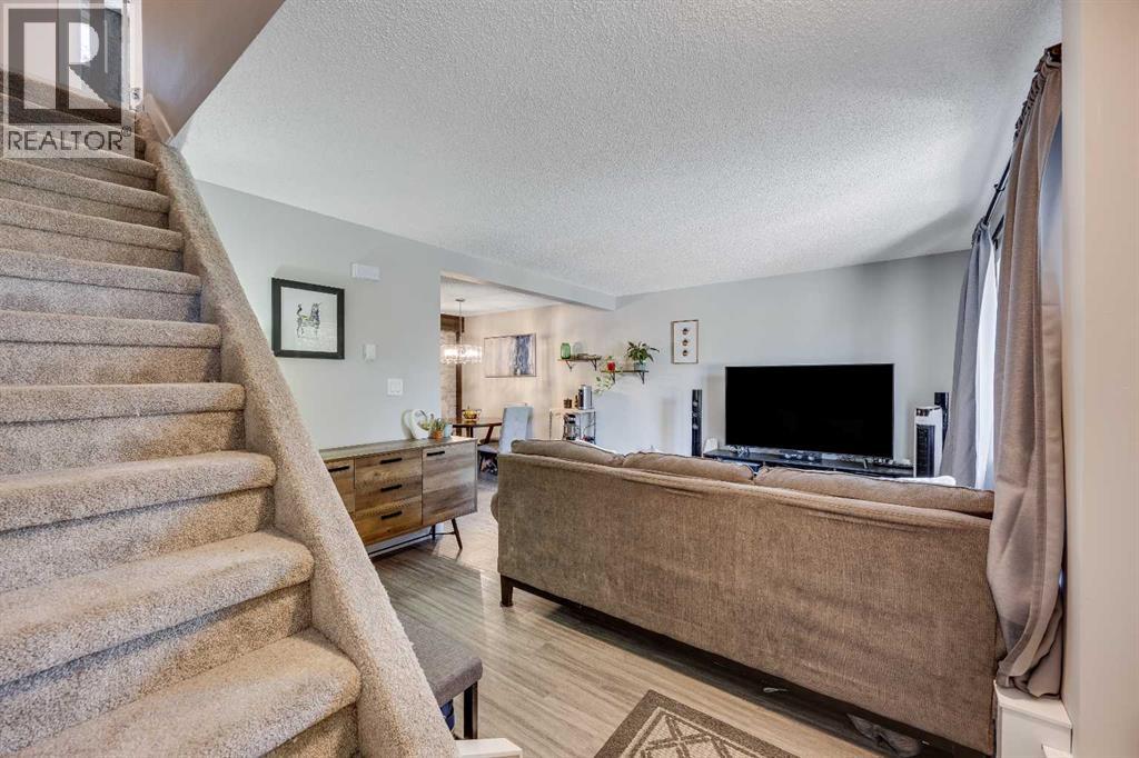 Single Family House for Sale in    Street SW Glenbrook Calgary 