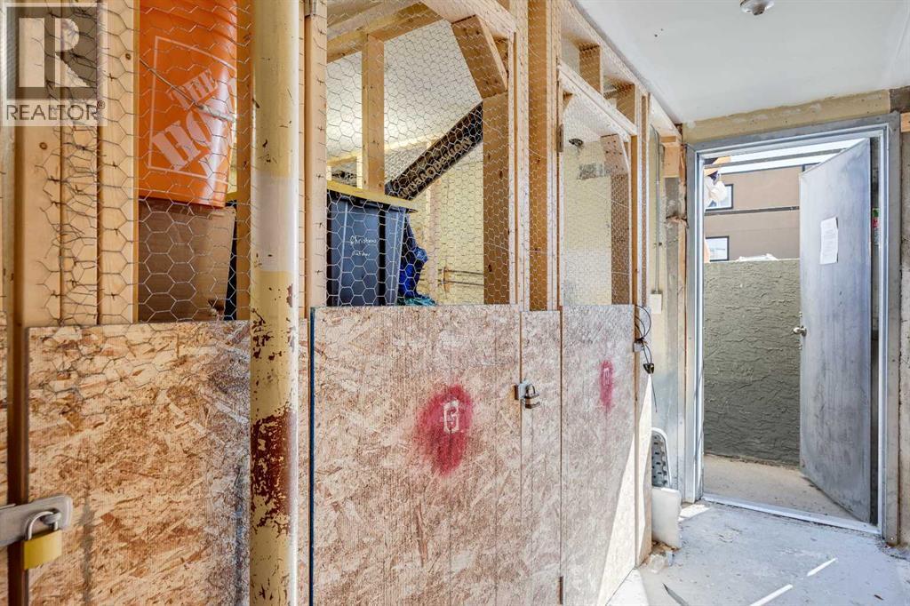 Single Family House for Sale in    Street SW Glenbrook Calgary 