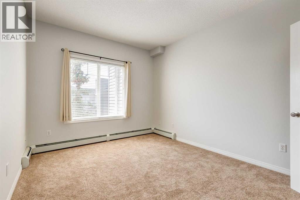 Single Family House for Sale in   Rocky Vista Park NW Rocky Ridge Calgary 