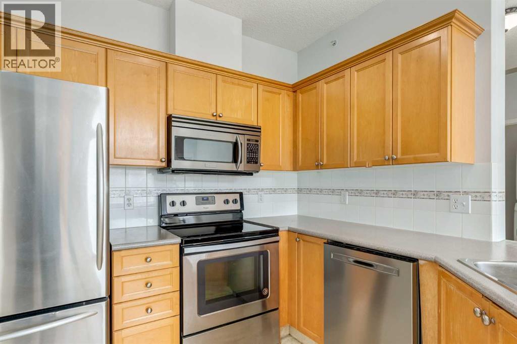 Single Family House for Sale in   Rocky Vista Park NW Rocky Ridge Calgary 