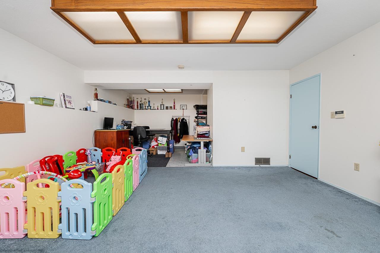 Photo 25 of 34686 St Matthews Way, Abbotsford BC