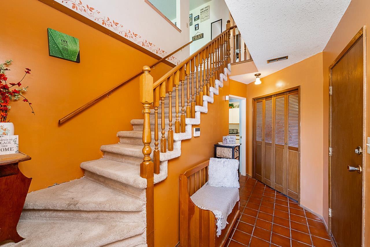 Photo 4 of 34686 St Matthews Way, Abbotsford BC