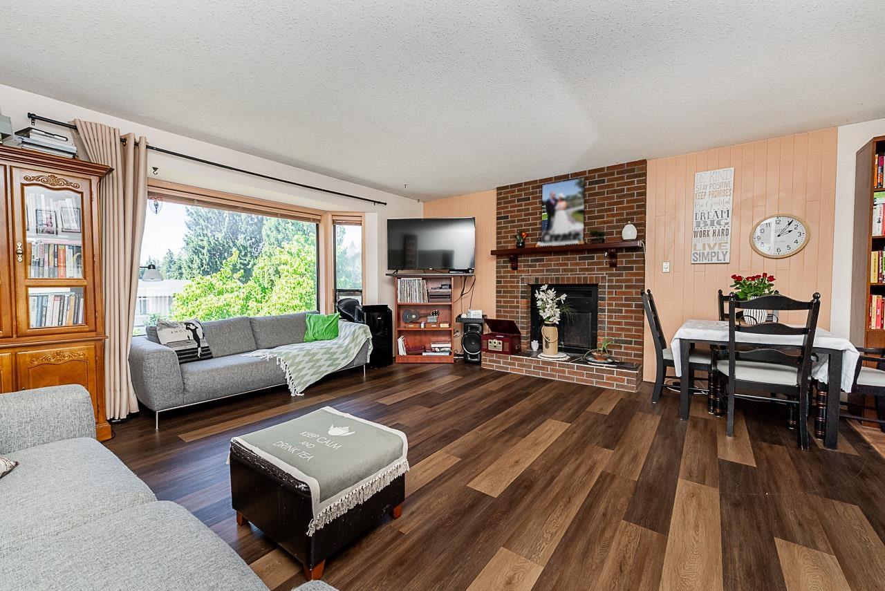 Photo 5 of 34686 St Matthews Way, Abbotsford BC