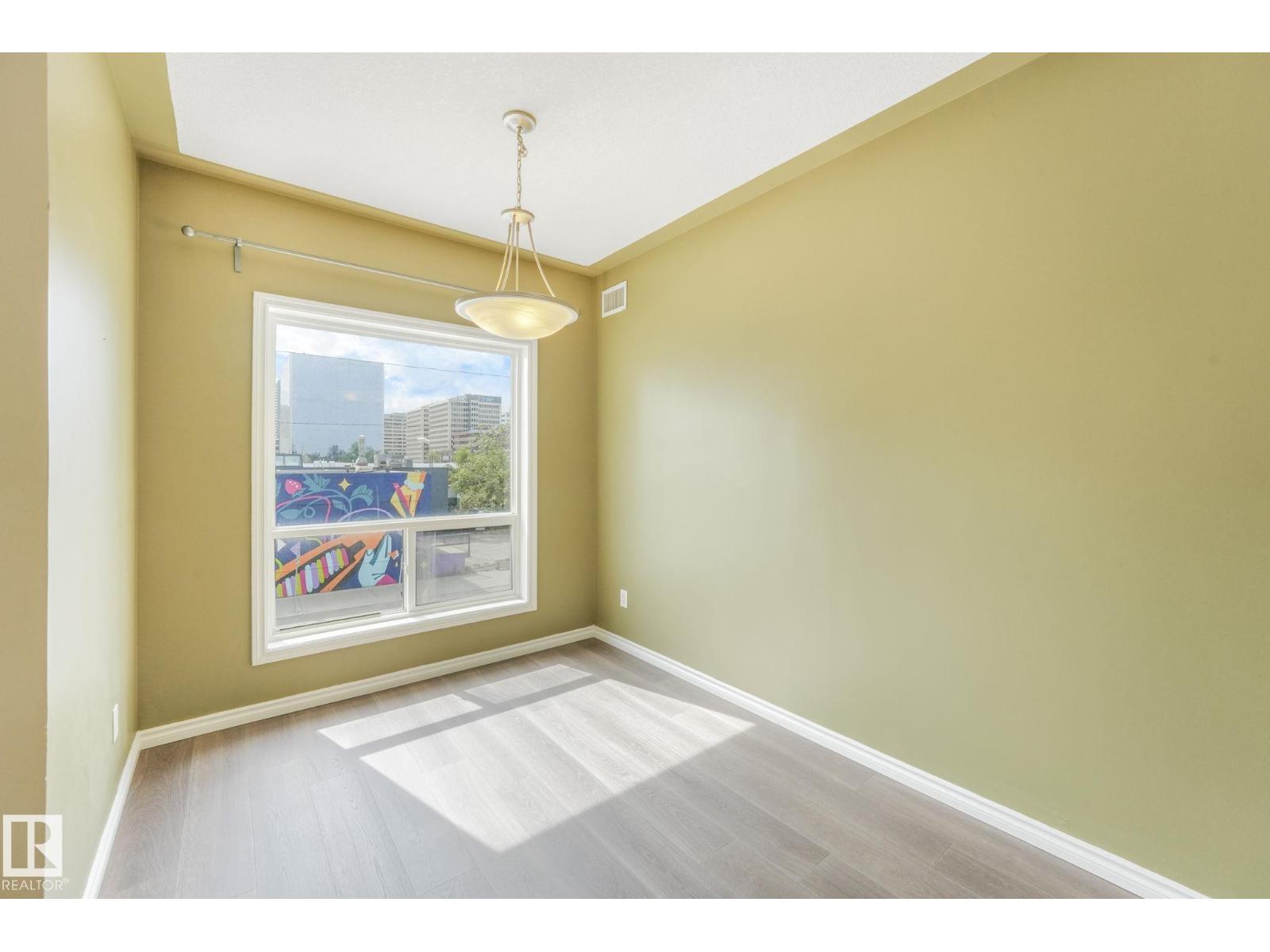 Photo 8 of 310 10606 102 Av Nw, Edmonton AB
