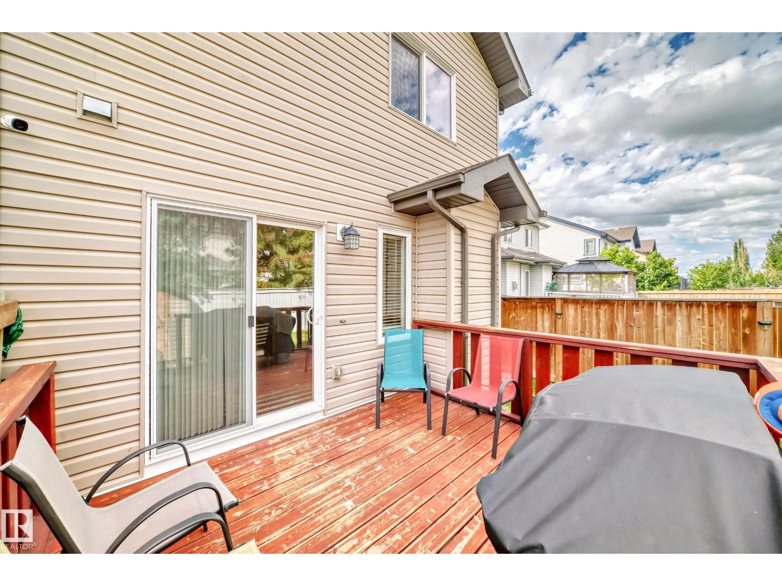 Photo 15 of 16813 120 St Nw Nw, Edmonton AB