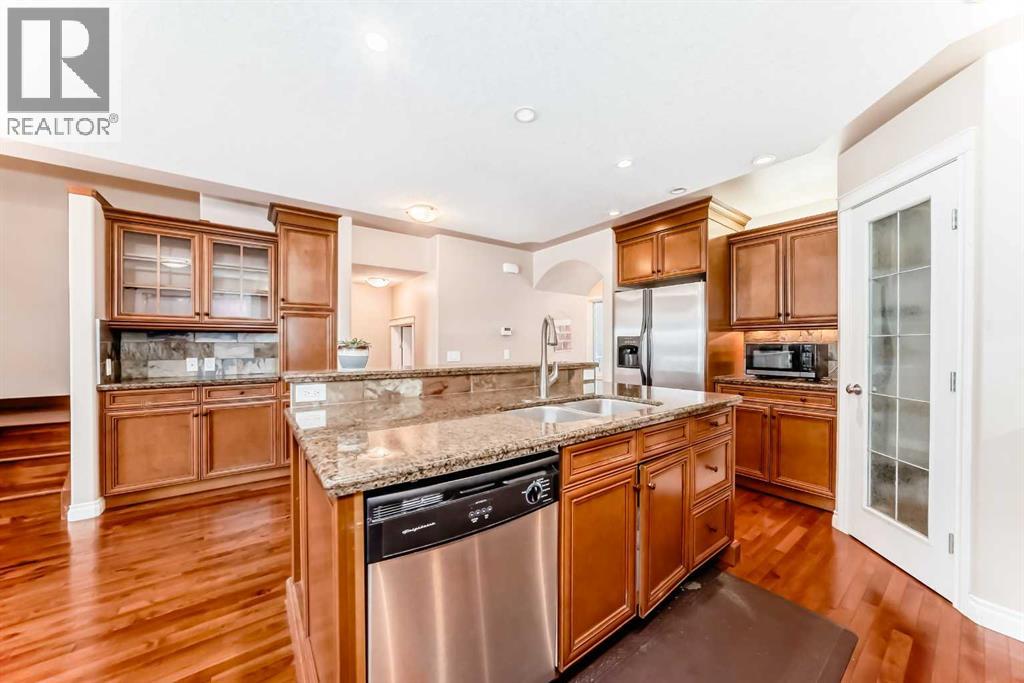 Single Family House for Sale in   Avenue NW West Hillhurst Calgary 