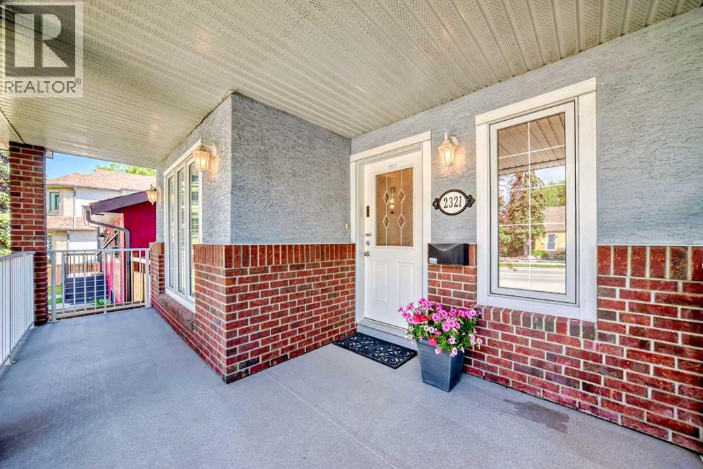 Single Family House for Sale in   Avenue NW West Hillhurst Calgary 