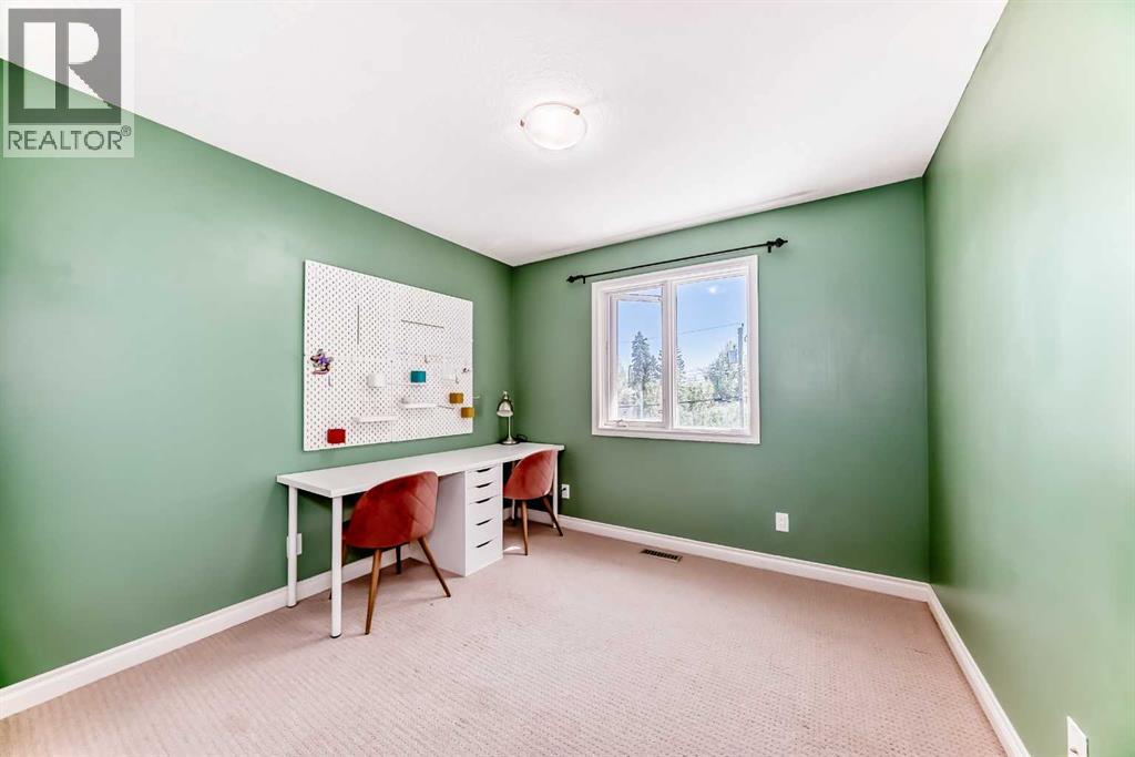 Single Family House for Sale in   Avenue NW West Hillhurst Calgary 