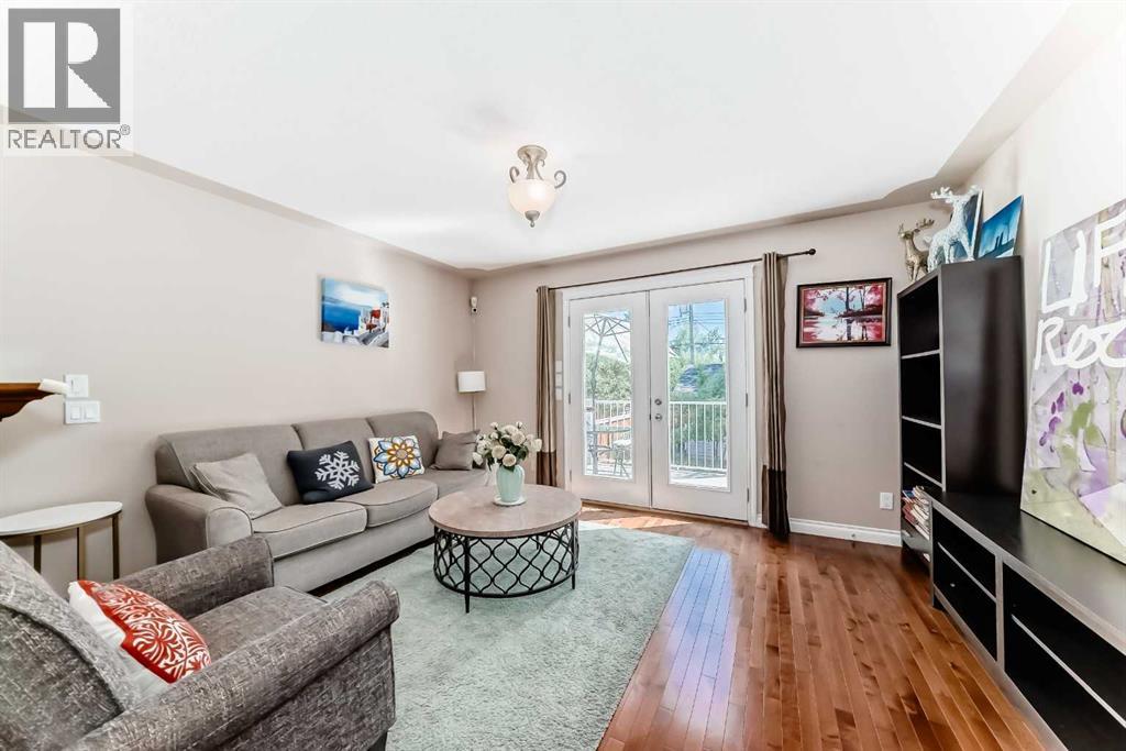 Single Family House for Sale in   Avenue NW West Hillhurst Calgary 