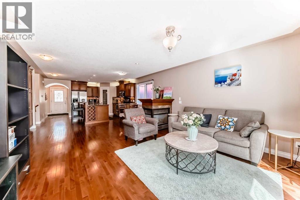 Single Family House for Sale in   Avenue NW West Hillhurst Calgary 