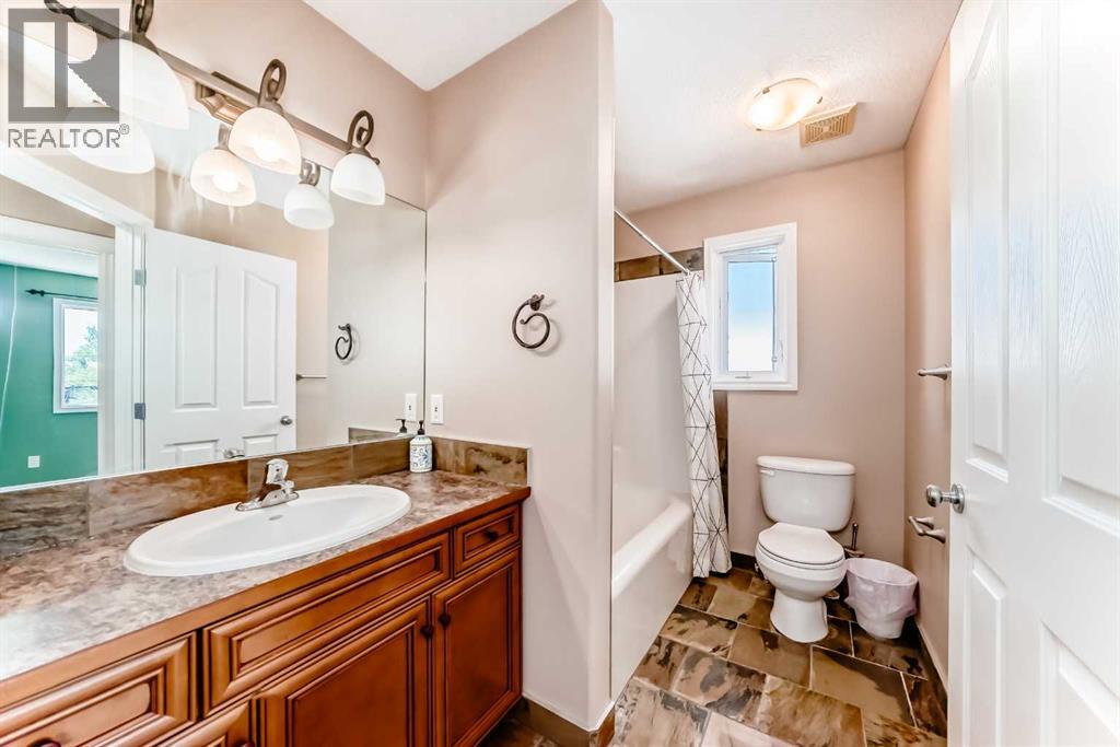Single Family House for Sale in   Avenue NW West Hillhurst Calgary 