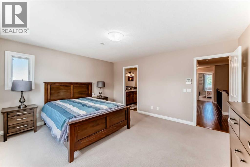 Single Family House for Sale in   Avenue NW West Hillhurst Calgary 