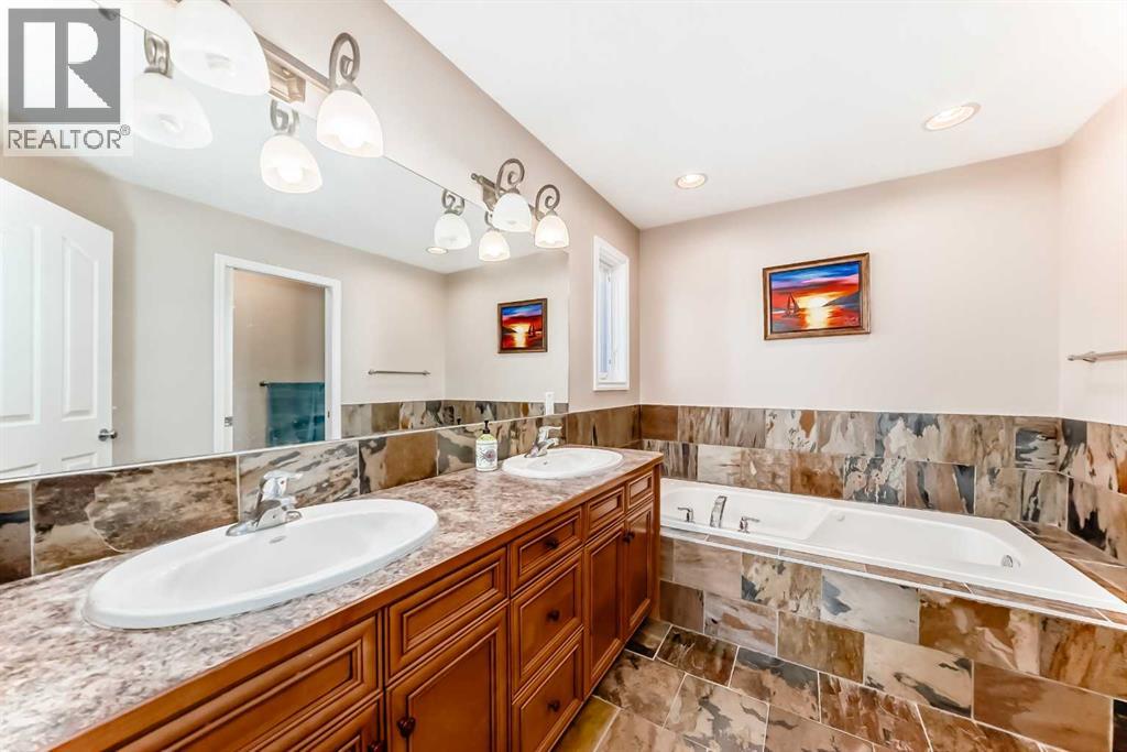 Single Family House for Sale in   Avenue NW West Hillhurst Calgary 