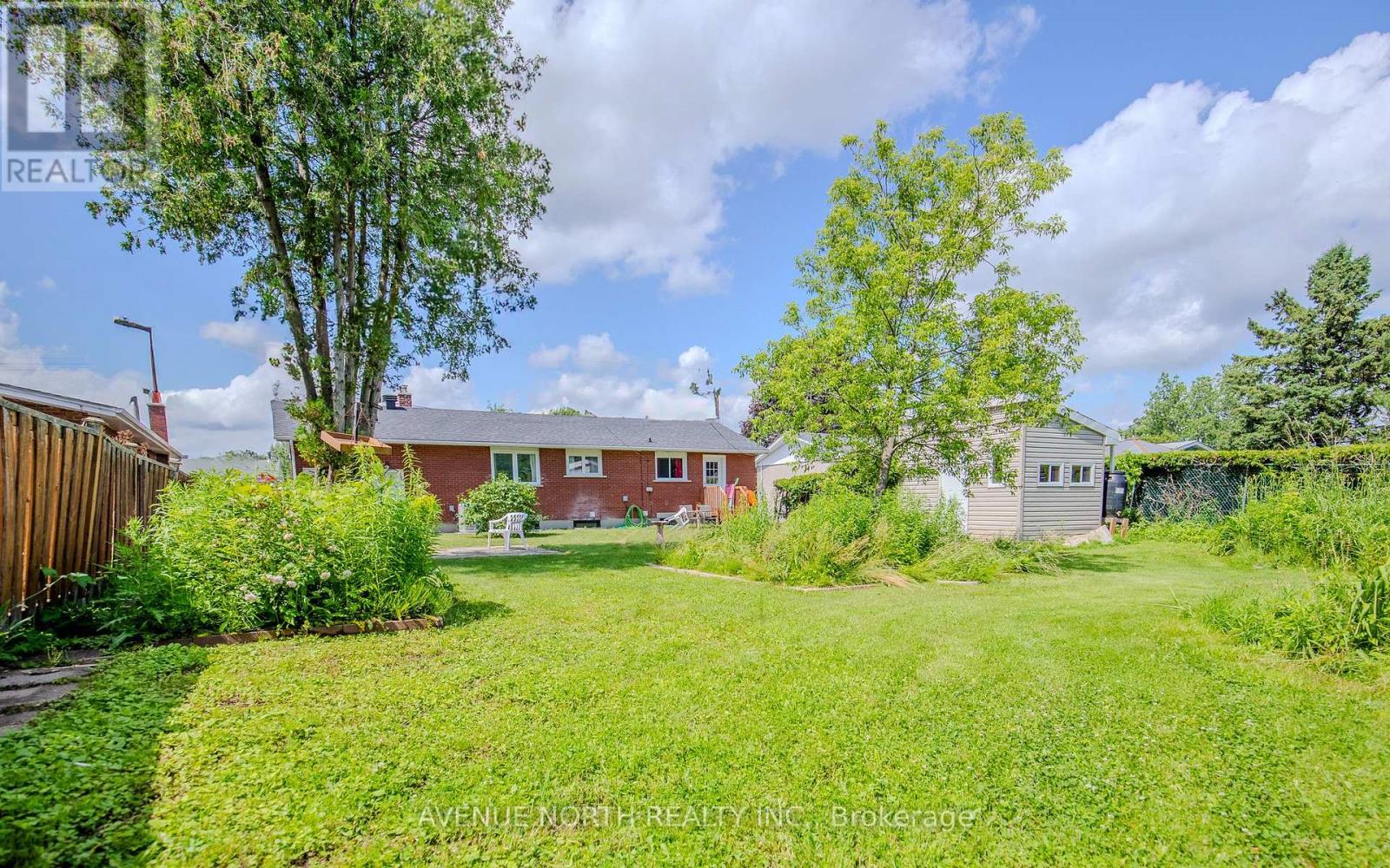 Photo 16 of 882 Balsam Drive, Ottawa ON