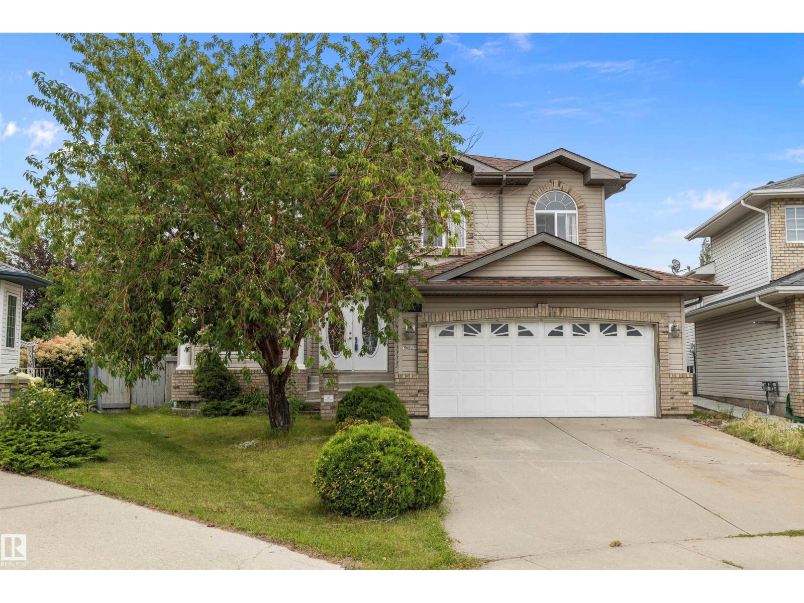 Photo 2 of 16227 84 St Nw, Edmonton AB